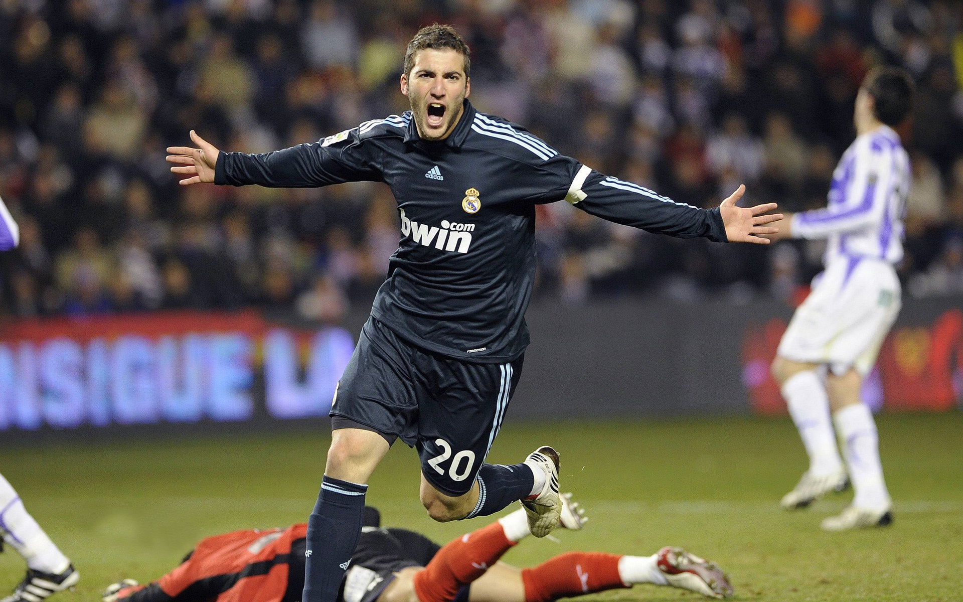 史上最经典“冠军夜”：燃爆全场的绝美回忆，zq冠军之夜